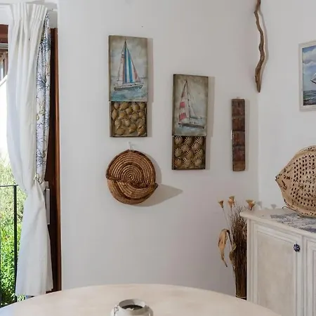 Apartment E15 *