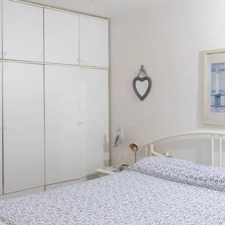 Apartment E15
